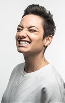 Caroline Estremo dans Normalement