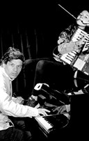 Spectacle inclassable ! (chanson djante et piano acrobatique)