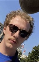 La dame en bas d'chez moi