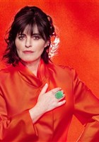 Sandrine Sarroche dans Saison 2