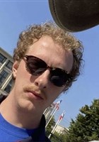 La dame en bas d'chez moi